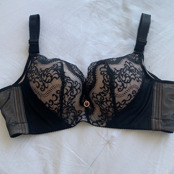 Black Lace Bra - Picture 1 of 6